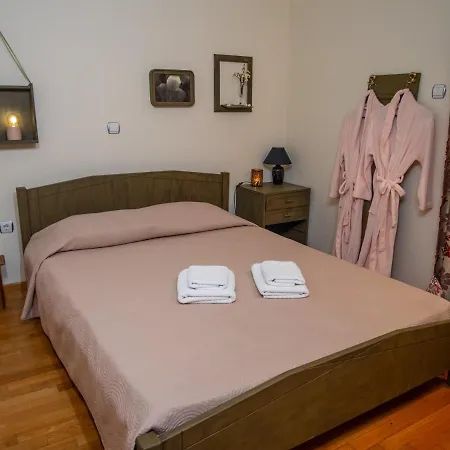 Helen - The Spartan Apartment *
