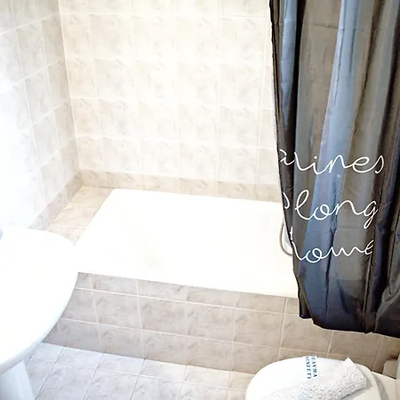 Helen - The Spartan Appartement *