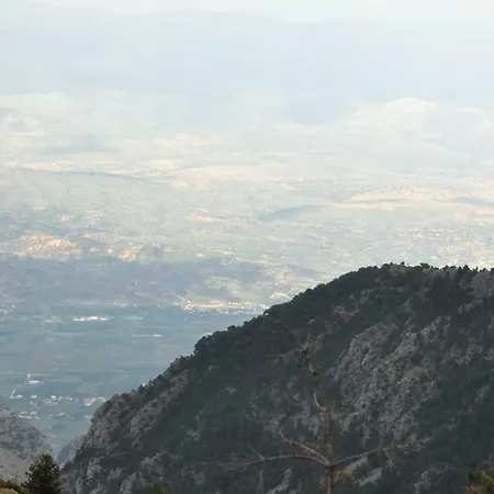 Helen - The Spartan Appartement Sparta