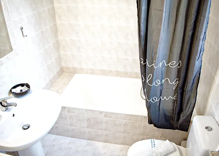 Helen - The Spartan 公寓 *